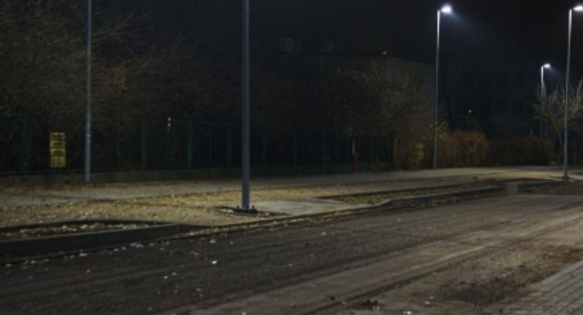 Powsin: oświetlenie drogi jest potrzebne 