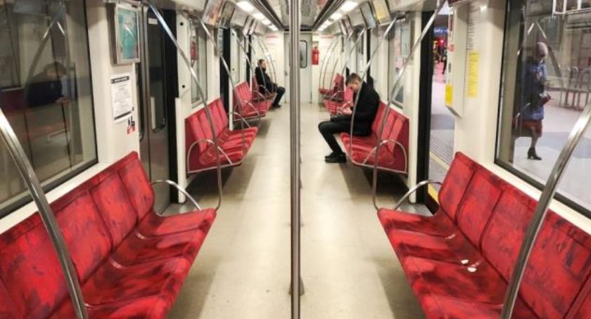 Metro, ludzie.